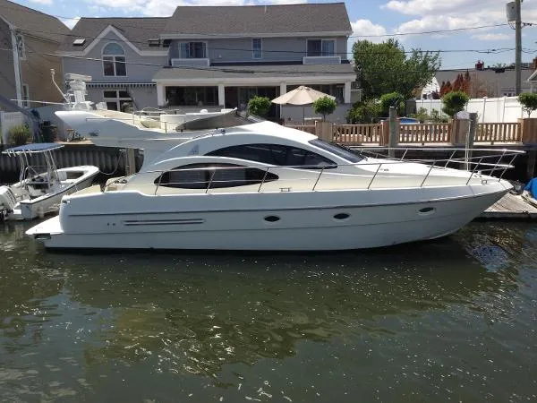 Slide: The Image of Azimut 42 Flybridge 42 2000 - 0