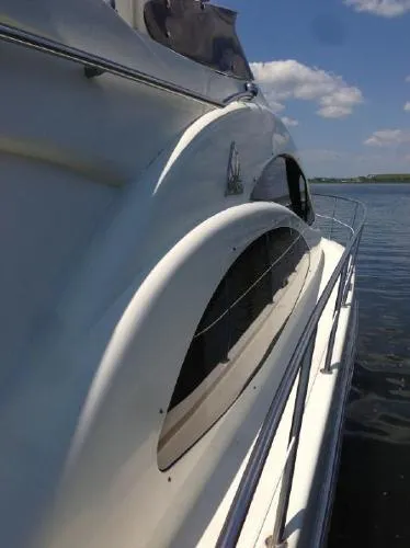 Slide: The Image of Azimut 42 Flybridge 42 2000 - 11