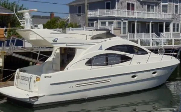 Slide: The Image of Azimut 42 Flybridge 42 2000 - 2