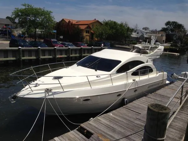 Slide: The Image of Azimut 42 Flybridge 42 2000 - 3