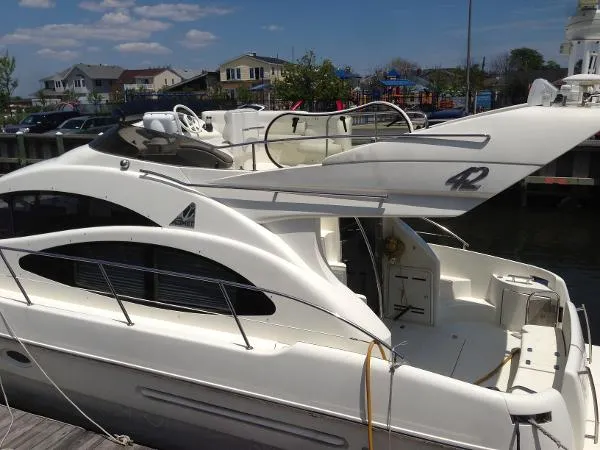 Slide: The Image of Azimut 42 Flybridge 42 2000 - 7