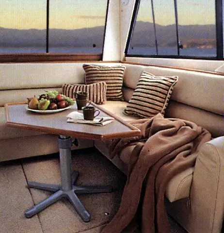 Slide: The Image of Bayliner 3988 Command Bridge Motoryacht 1995 - 4