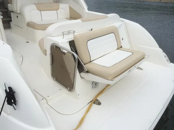 Slide: The Image of Sea Ray 350 Sundancer Axius 2010 - 10