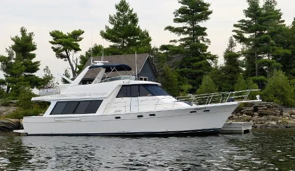 Slide: The Image of Bayliner 4788 Pilot House Motoryacht 1998 - 0