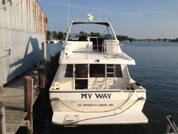 Slide: The Image of Bayliner 4788 Pilot House Motoryacht 1998 - 2