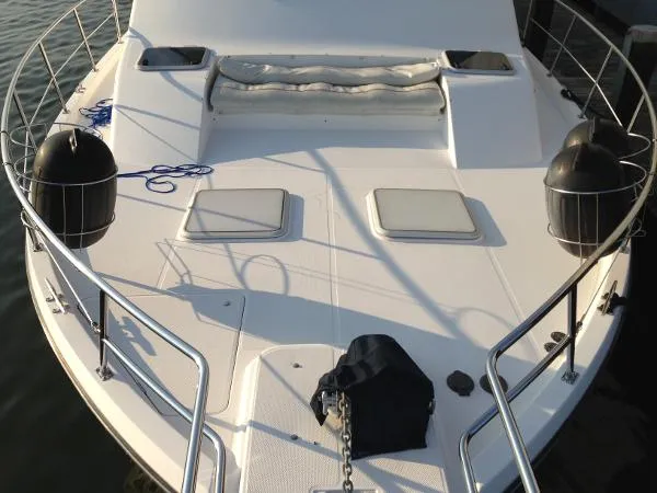 Slide: The Image of Bayliner 4788 Pilot House Motoryacht 1998 - 4