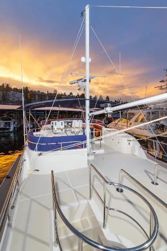 Slide: The Image of Selene 53 Ocean Trawler 2007 - 10