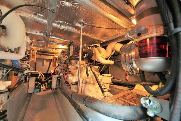 Slide: The Image of Sea Ray 480 Sedan Bridge 1998 - 11