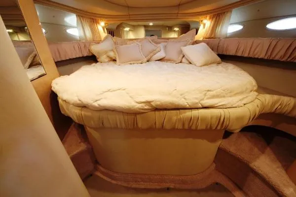 Slide: The Image of Sea Ray 380 Diesel 2000 - 4