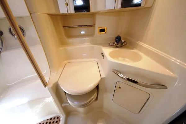 Slide: The Image of Sea Ray 380 Diesel 2000 - 7
