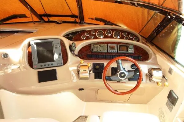 Slide: The Image of Sea Ray 380 Diesel 2000 - 9