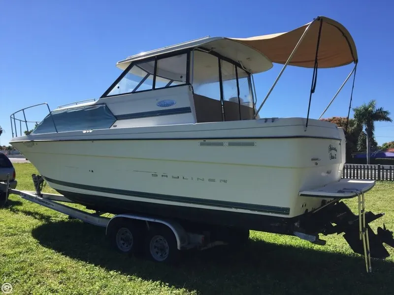 Slide: The Image of Bayliner 2859 Ciera Express 2001 - 8