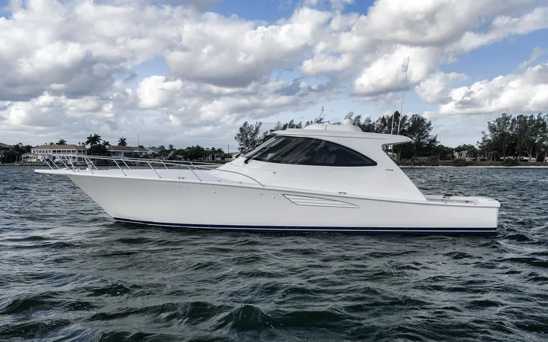 The Image of Viking 52 Sport Coupe 2015 - 0