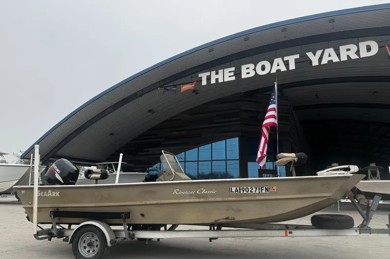 Slide: The Image of 2007 SeaArk Coastal 200 CC boat on trailer at The Boat Yard. - 4