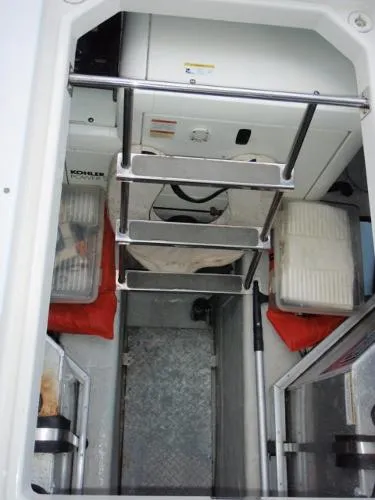 Slide: The Image of Carver Yachts 450 Voyager 2000 - 10