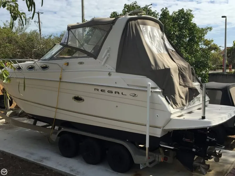 Slide: The Image of Regal 27 2000 - 1