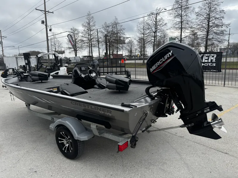 Slide: The Image of Crestliner XF 179 2022 - 5