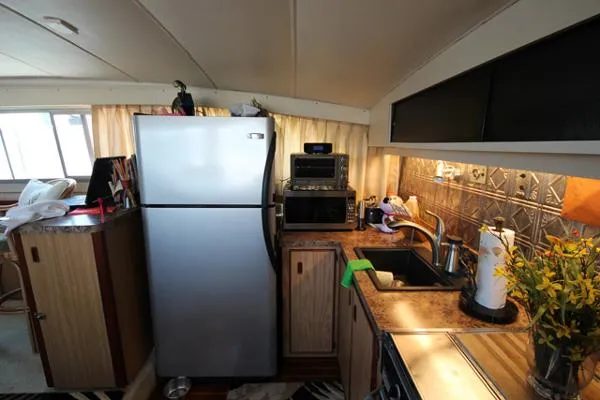 Slide: The Image of Bertram Aft Cabin 1979 - 3