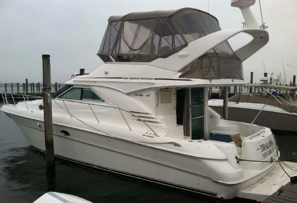 Slide: The Image of Sea Ray 400 Sedan Bridge 2000 - 1