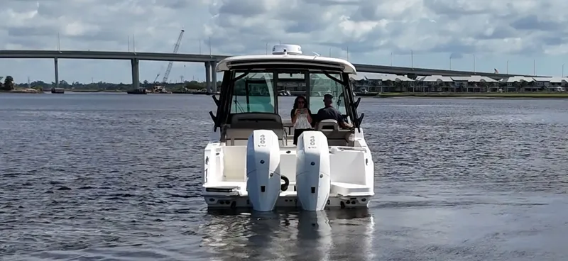 Slide: The Image of Boston Whaler 330 Vantage 2026 - 32