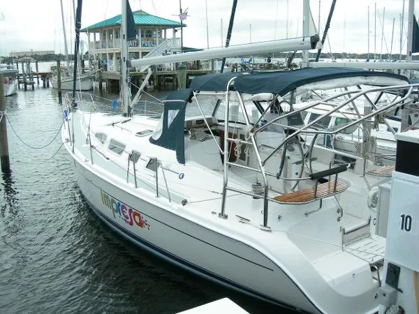 Slide: The Image of Hunter 41AC 2007 - 6