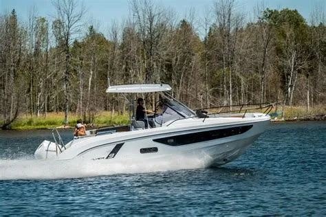 Slide: The Image of Beneteau Flyer 9 SUNdeck 2023 - 2