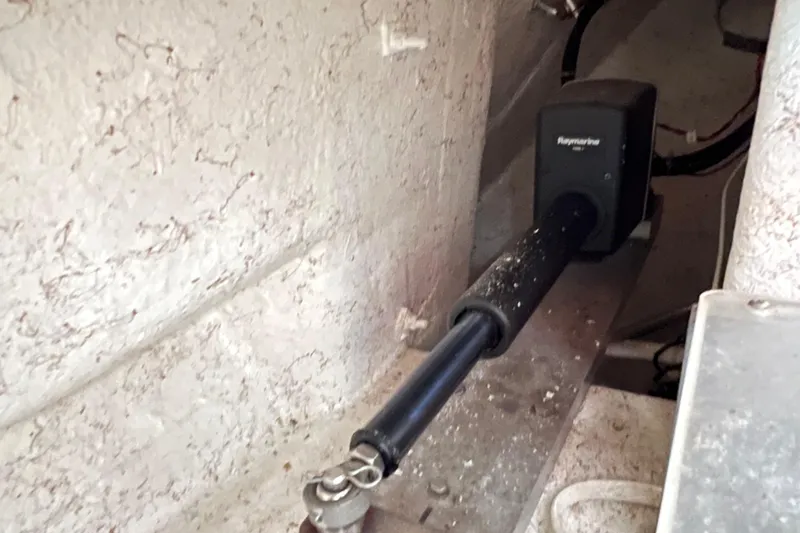 Slide: The Image of Autopilot system in 1996 Caliber 35 LRC sailboat interior. - 49