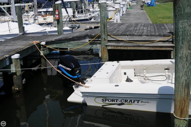 Slide: The Image of Sport-Craft 261 Walkaround 2001 - 6