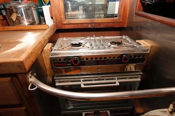 Slide: The Image of Durbeck Cutter 1981 - 8
