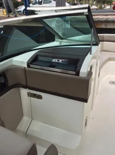 Slide: The Image of Sea Ray 27 XLS 2012 - 3
