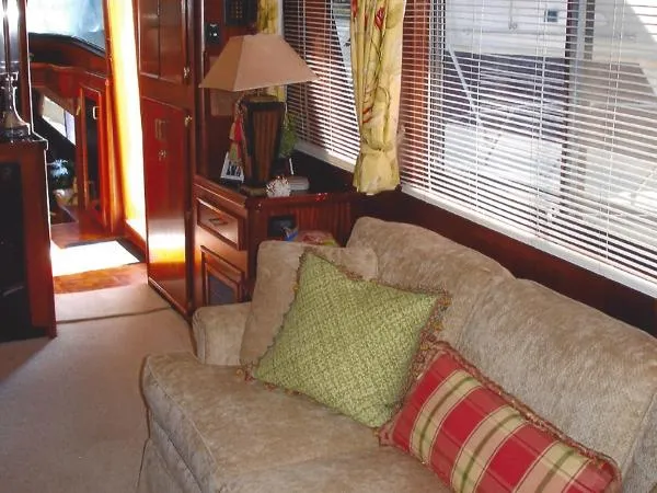 Slide: The Image of Hatteras 53 Extended Deckhouse Motor Yacht 1983 - 3