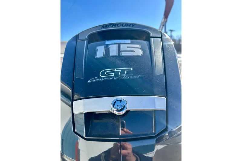 Slide: The Image of Mercury 115 Command Thrust engine on 2016 Bennington R21 boat. - 22