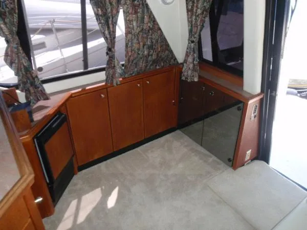 Slide: The Image of Bayliner 3988 Command Bridge Motoryacht 1996 - 10