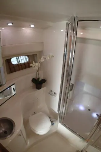 Slide: The Image of Bayliner 3988 Command Bridge Motoryacht 1996 - 2