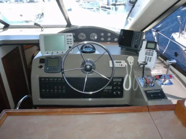 Slide: The Image of Bayliner 3988 Command Bridge Motoryacht 1996 - 5
