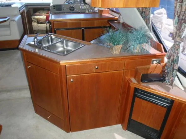Slide: The Image of Bayliner 3988 Command Bridge Motoryacht 1996 - 8