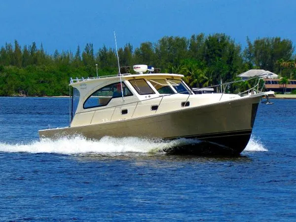 Slide: The Image of Mainship Pilot 34 Sedan Hardtop RR 2004 - 4