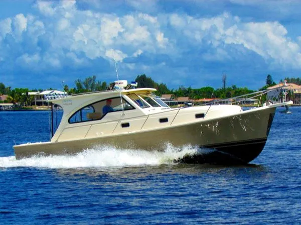 Slide: The Image of Mainship Pilot 34 Sedan Hardtop RR 2004 - 5