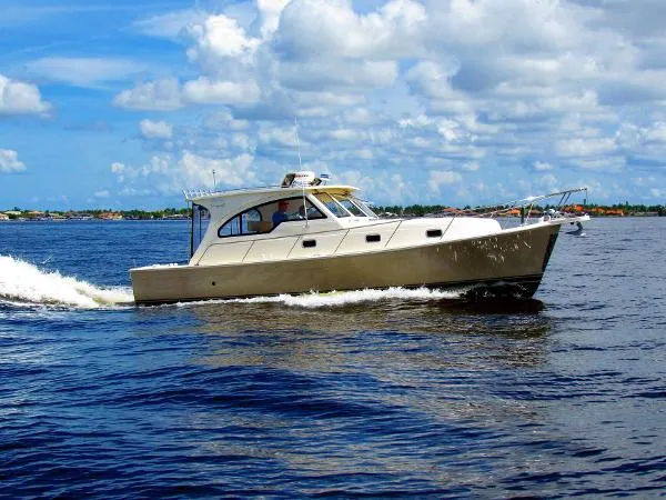 Slide: The Image of Mainship Pilot 34 Sedan Hardtop RR 2004 - 6