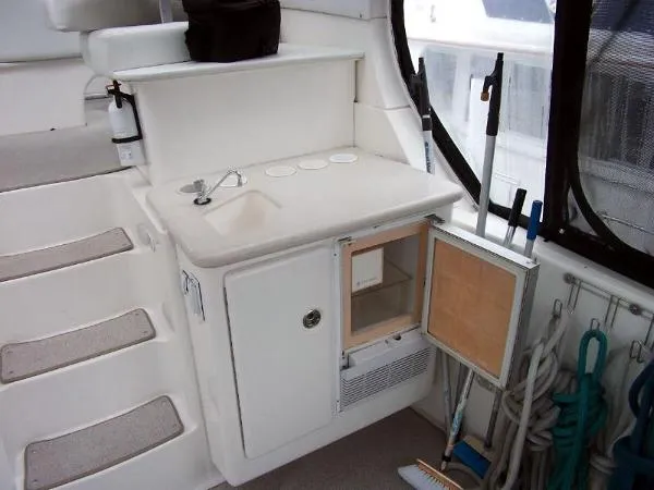 Slide: The Image of Silverton 392 Motor Yacht 2003 - 8