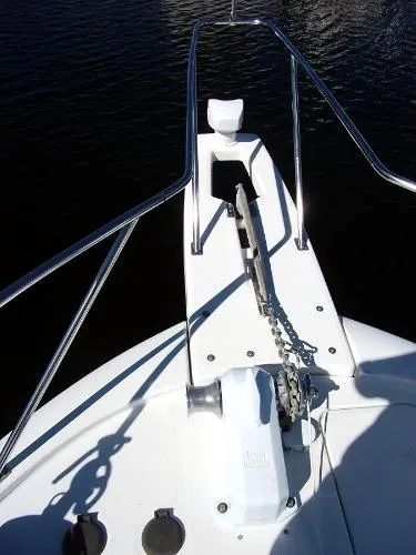 Slide: The Image of Bayliner "3988" Com. Bridge Motoryacht 2000 - 5