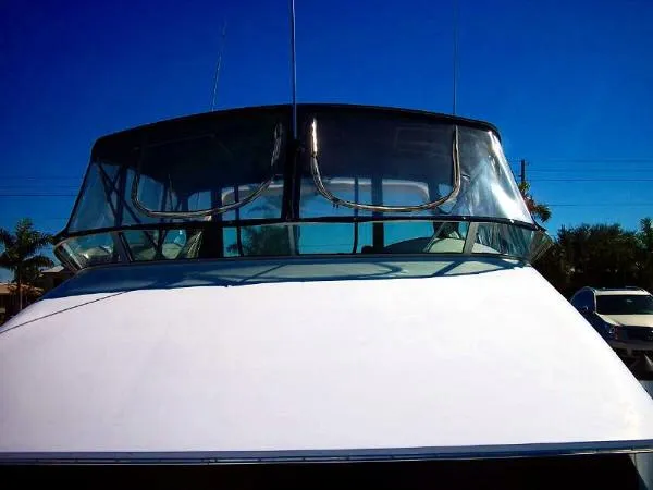 Slide: The Image of Bayliner "3988" Com. Bridge Motoryacht 2000 - 6