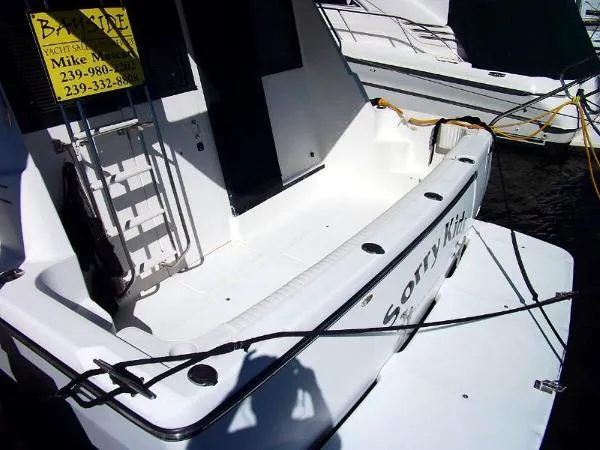 Slide: The Image of Bayliner "3988" Com. Bridge Motoryacht 2000 - 9