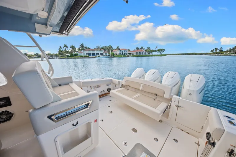 Slide: The Image of Boston Whaler 380 Realm 2026 - 51