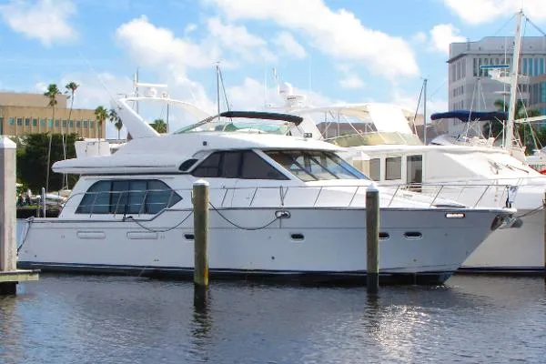 Slide: The Image of Bayliner 5788 Pilot House Motoryacht 2000 - 0