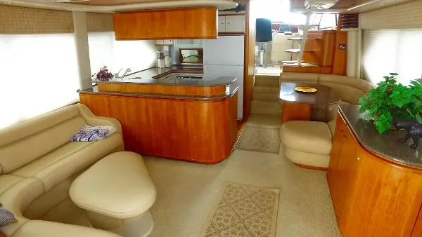 Slide: The Image of Bayliner 5788 Pilot House Motoryacht 2000 - 10