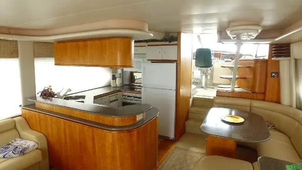 Slide: The Image of Bayliner 5788 Pilot House Motoryacht 2000 - 11