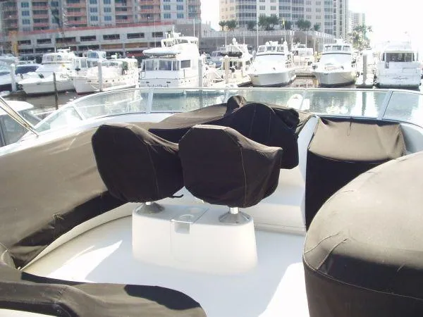 Slide: The Image of Bayliner 5788 Pilot House Motoryacht 2000 - 7