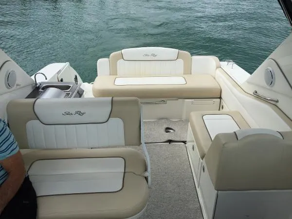 Slide: The Image of Sea Ray 310 Sundancer 2012 - 9
