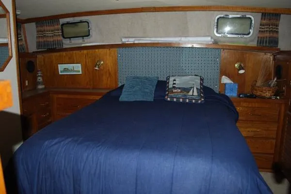 Slide: The Image of Mainship Mainship Double Cabin 1985 - 5